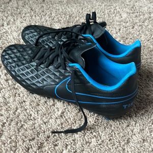Nike Tiempo soccer cleats Size 9